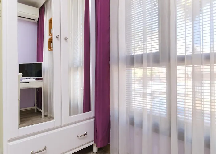 Riverside 2-bedroom Lejlighed