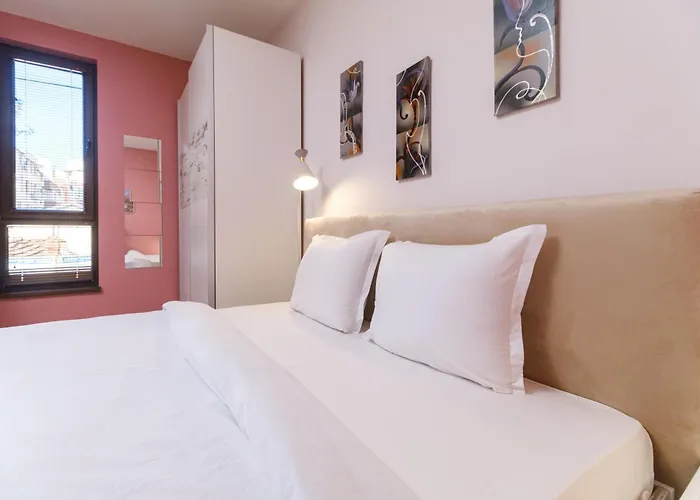 Riverside 2-bedroom Lejlighed *